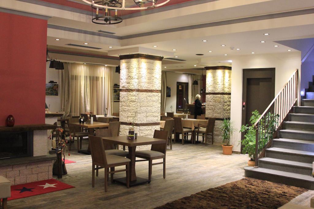 Hotel Rodovoli Konitsa Exteriör bild